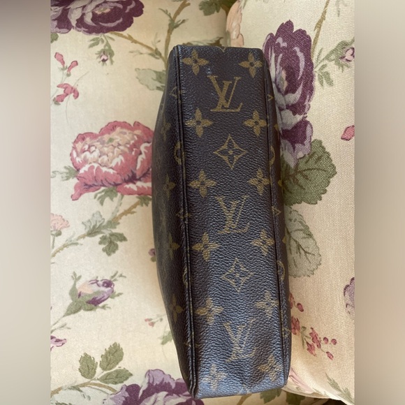 Louis Vuitton Trousse Toilette Pouch 23/Cosmetic Case - Picture 7 of 10